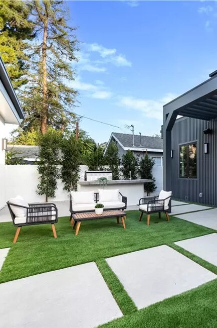 Affordable wildfire damage restoration services in Los Angeles